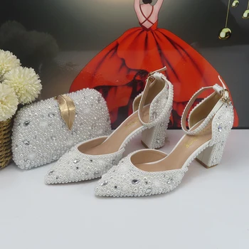 BaoYaFang белый жемчуг женские свадебные туфли и сумка острым носом женщины партия обуви мода лодыжки ремень толстый каблук насосы