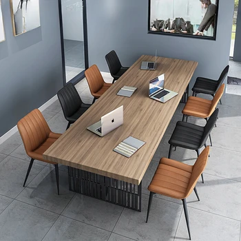 Офисный стол для совещаний из массива дерева, длинный стол, офисный стол для персонала и стул в сочетании, простой и современный для нескольких человек